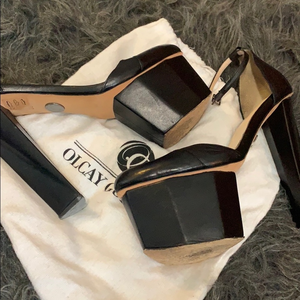 Beautiful Olcay Gulsen platform heel.